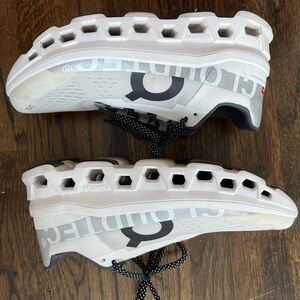 Women’s Cloudmonster Running Shoes (On Cloud)